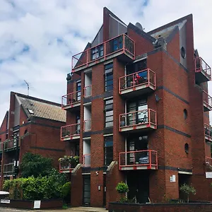 One-bedroom Rotherhithe/bermondsey Flat, Central London, Uk London
